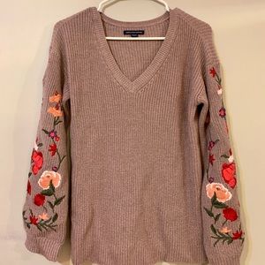 American Eagle V Neck Sweater